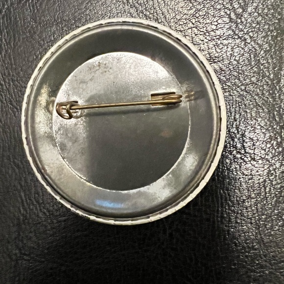 Portland Trail Blazers Vintage NBA Basketball rip city logo pin pinback button - Picture 3 of 5